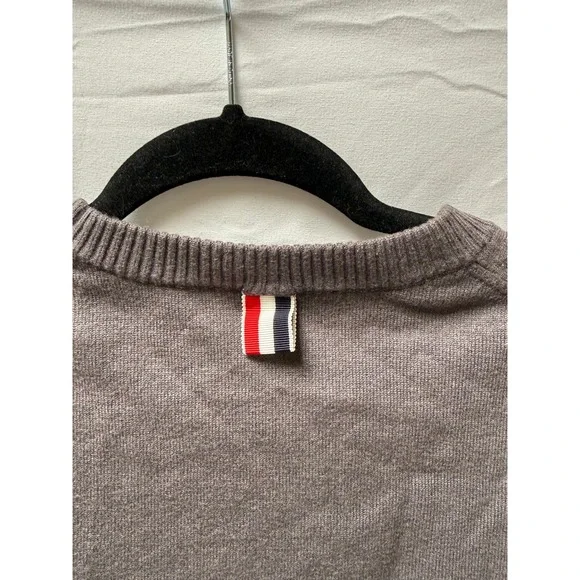 Thom Browne Classic 4-Bar Wool Crewneck Sweater in Medium-Grey - Picture 5 of 9